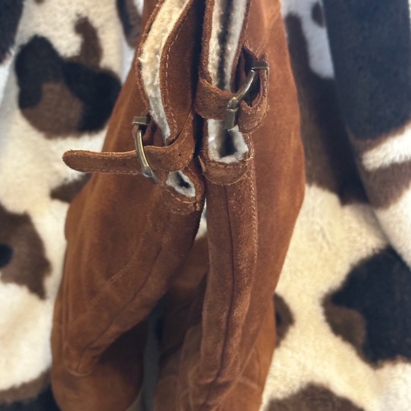 Bjorndal Lyndall suede sherpa lined wedge boots, size 9.5 - Picture 2 of 8